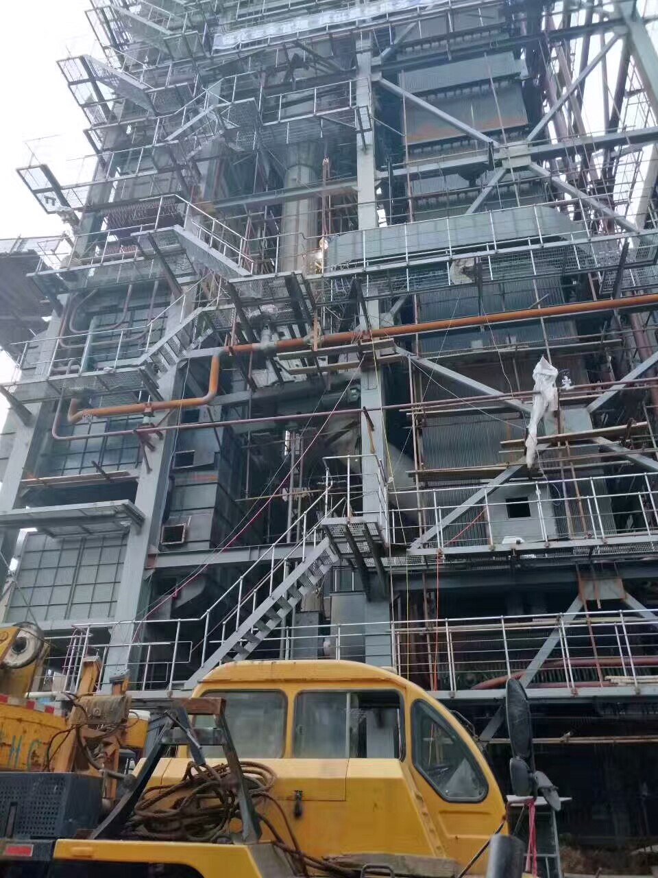 循環流化床鍋爐施工現場